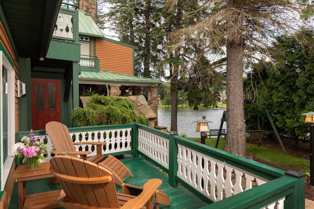 Train Rides in Maryland are the perfect addition to a romantic getaway to our Deep Creek Lake Hotel