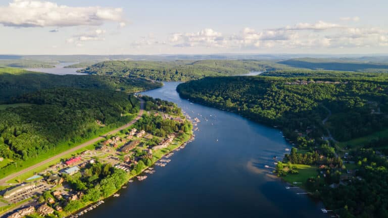 the best small towns in Maryland are near our Deep Creek Lake Hotel