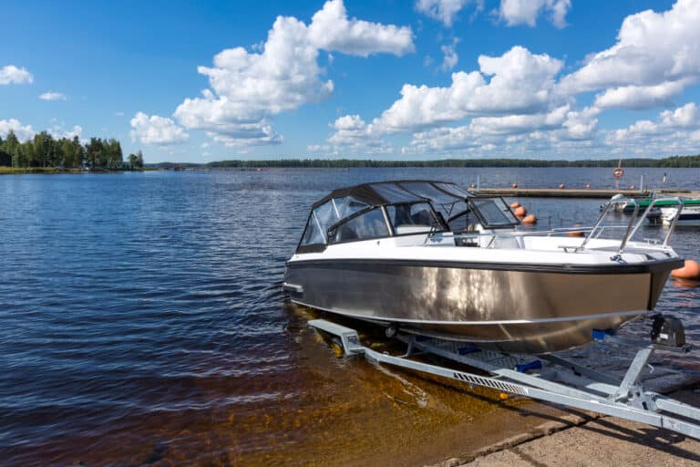Deep Creek Lake Boat Rentals: Top Five Ways to Hit the Water near our bed and breakfast-style hotel in Maryland